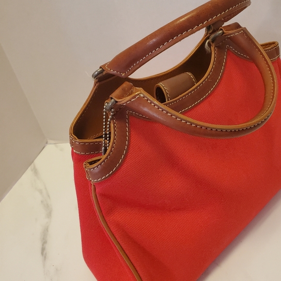 Red Canvas HAND BAG By FOSSIL - Picture 3 of 8